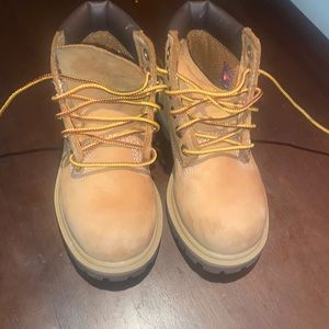 Toddler boys 11c Timberland boots. Good condition 🍂